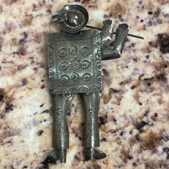 Peruvian Sterling Silver Flute player Vintage!! Brooch - Picture 1 of 2